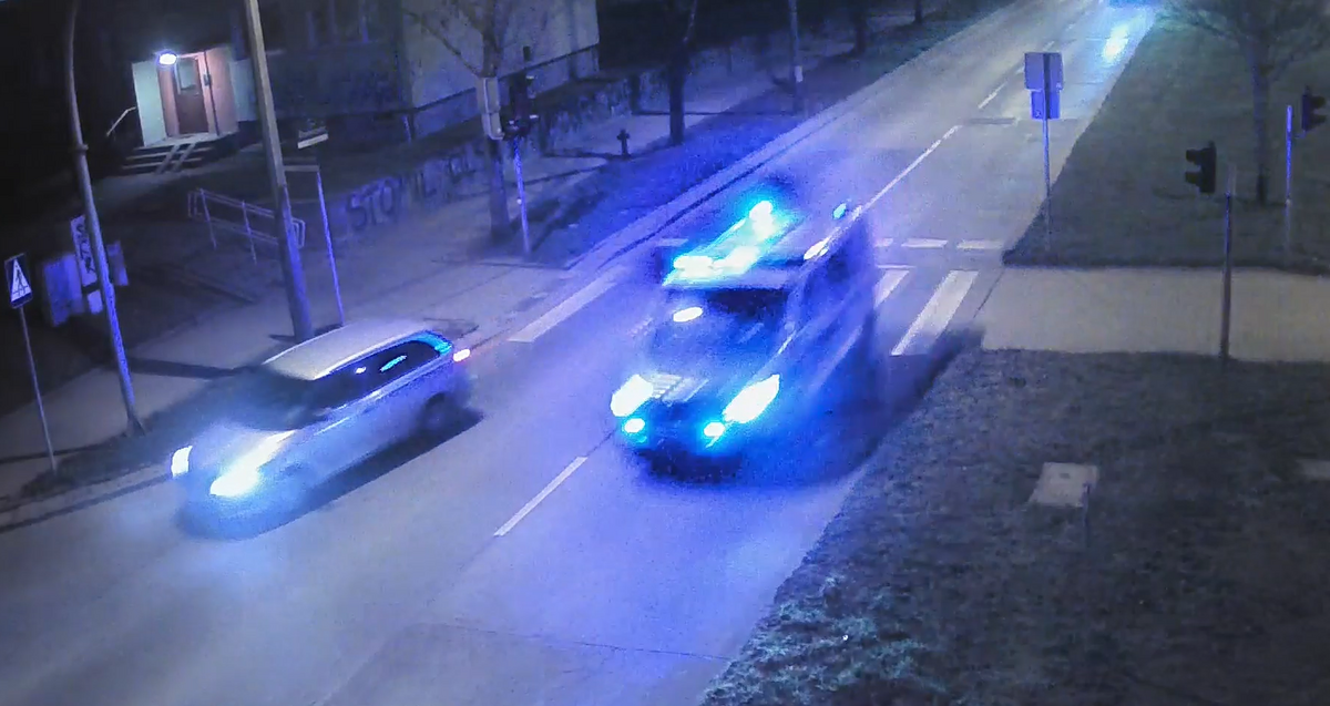 Kobieta wezwała policję i straż pożarną. Okazało się, że nie wie dlaczego to zrobiła - Paragraf