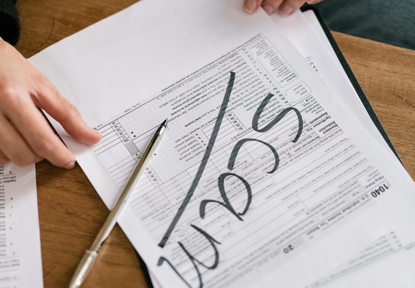 Fałszywy bankowiec wyłudził 45 tysięcy złotych od mieszkańca powiatu kłodzkiego - Paragraf