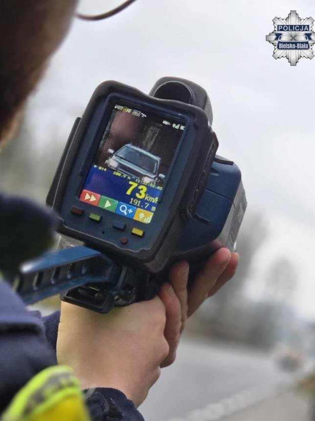 Policja w Bielsku-Białej: Wzmocnione kontrole prędkości na drogach powiatu - Paragraf