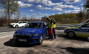Policja w Olsztynku rozdawała gadżety profilaktyczne kierowcom - Paragraf