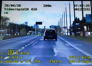 Policjanci udaremnili zbyt szybką jazdę dwóm kierowcom w Radomiu - Paragraf