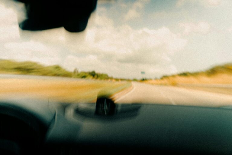 Kierowca jechał 125 km/h w terenie zabudowanym – Policja przerwała niebezpieczną jazdę - Paragraf