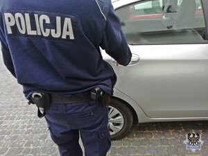 20-latka odpowie za kradzieże sklepowe i napaść na kierowcę w Wałbrzychu - Paragraf