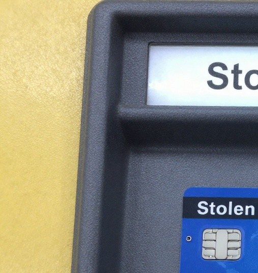 Kłodzko: Młody mężczyzna zatrzymany za kradzież karty bankomatowej - Paragraf