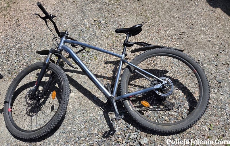 Policjanci z Kowar odzyskali skradziony rower – sprawca odpowie przed sądem - Paragraf