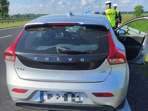 S5: Czujność kierowcy i policjantów zapobiegła zagrożeniu - Paragraf