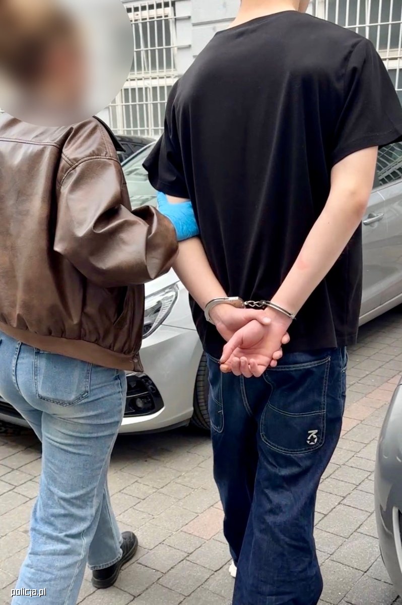 17-letni „odbierak” zatrzymany w Gdańsku dzięki policjantowi - Oszustwa i Wyłudzenia