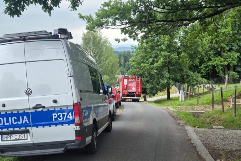 63-letni kierowca zginął w wypadku z ciągnikiem w Pogórzu - Wypadki i Kolizje