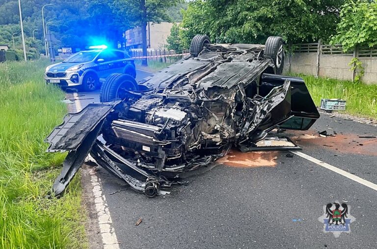Apel Policji: Zachowajmy Bezpieczeństwo na Drogach w Okolicy Wałbrzycha - Drogówka