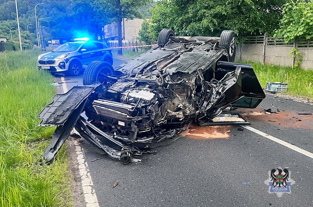Apel Policji: Zachowajmy Bezpieczeństwo na Drogach w Okolicy Wałbrzycha - Drogówka