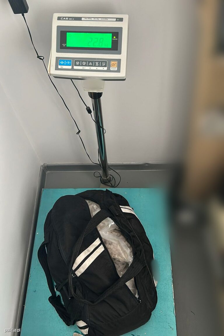 CBŚP przejęło 130 kg klofedronu we Włocławku - Akcje Służb