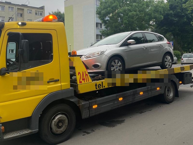 Nietrzeźwy kierowca uciekał przed policją w Dzierżoniowie - Drogówka