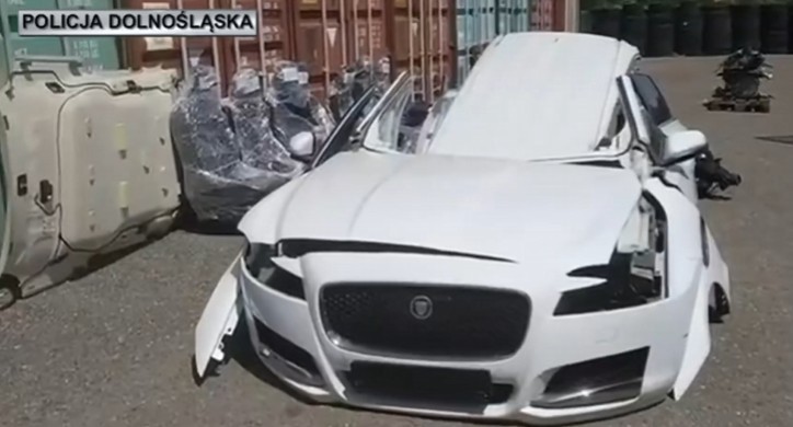 Policjanci zlikwidowali „dziuplę” z częściami ze skradzionych aut na Dolnym Śląsku - Kryminalne