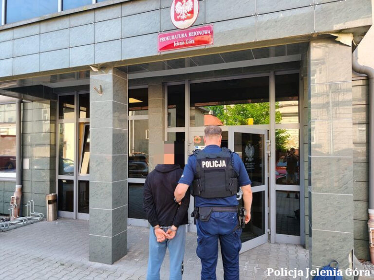 Ukradł alkohol i zaatakował ochronę. Grozi mu 10 lat - Kradzieże
