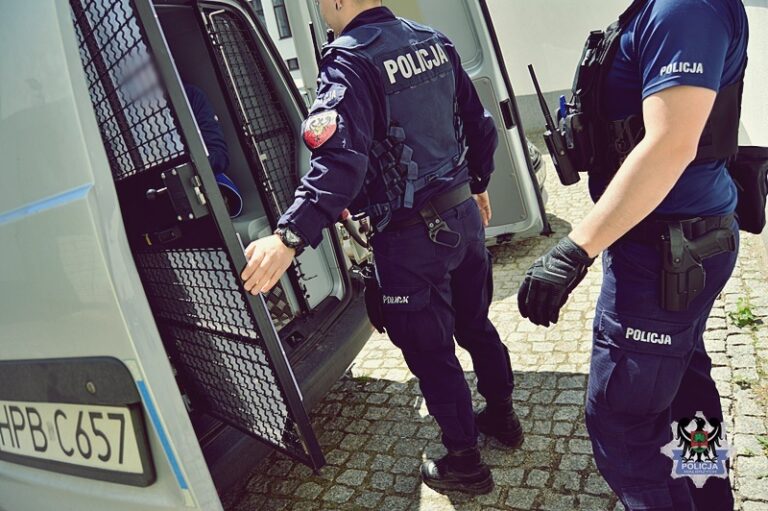 Policja w Wałbrzychu zatrzymała złodzieja i odzyskała maszynę - Drogówka
