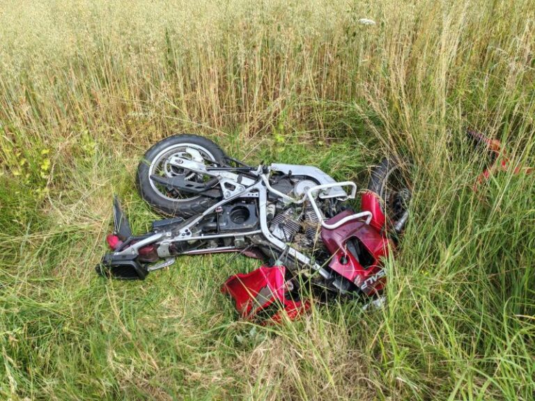 Motocyklista nie ustąpił pierwszeństwa. Kobieta w szpitalu - Wypadki i Kolizje