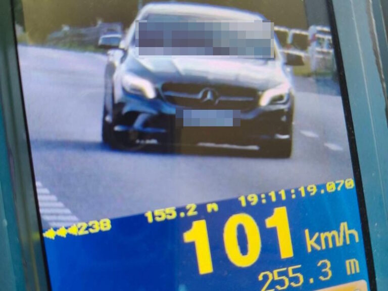 Kierowca w Ratajnie stracił prawo jazdy za 51 km/h ponad limit - Drogówka
