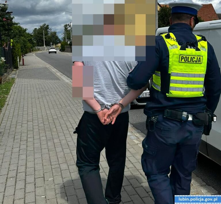 Zawrócił przed policją – prowadził pod wpływem narkotyków - Drogówka