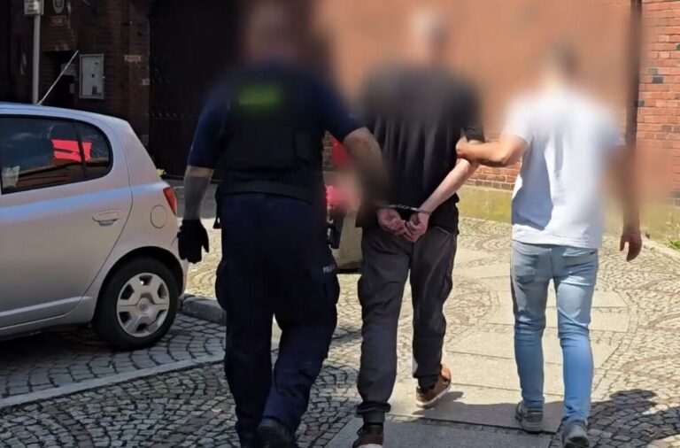 Policja zatrzymała 42-latka za pożar w Strzegomiu - Drogówka