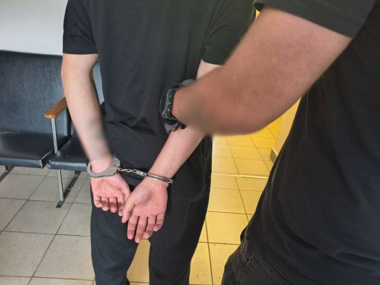 Policja zatrzymała nastolatków przy włamaniu w Marciszowie - Kradzieże