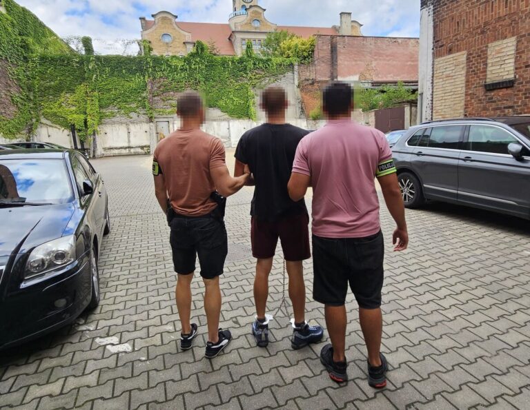 Policja zatrzymała dwóch sprawców rozbojów w Bytomiu - Akcje Służb