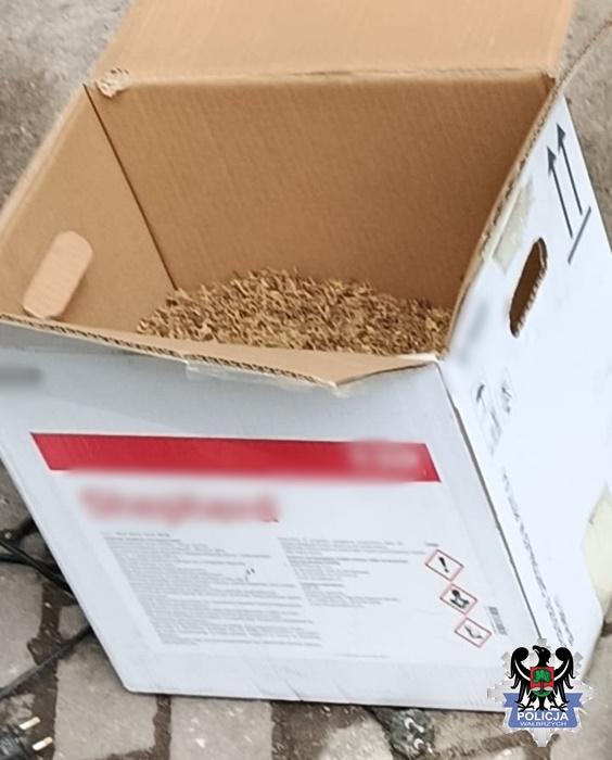 Znalazł w garażu w Wałbrzychu 2,8 kg nielegalnego tytoniu - Kryminalne