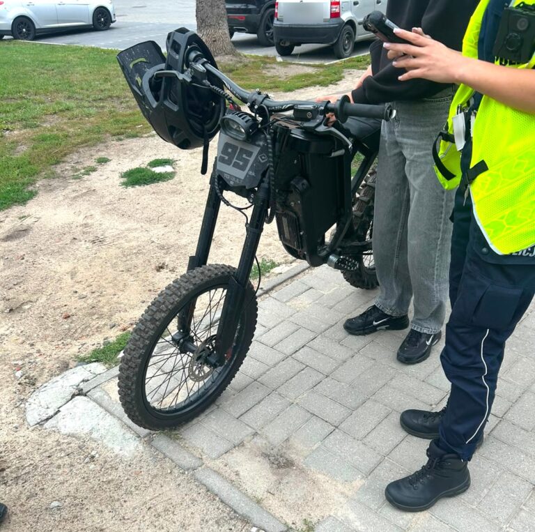 Policja zatrzymała 15-latka na nielegalnym motorowerze - Drogówka