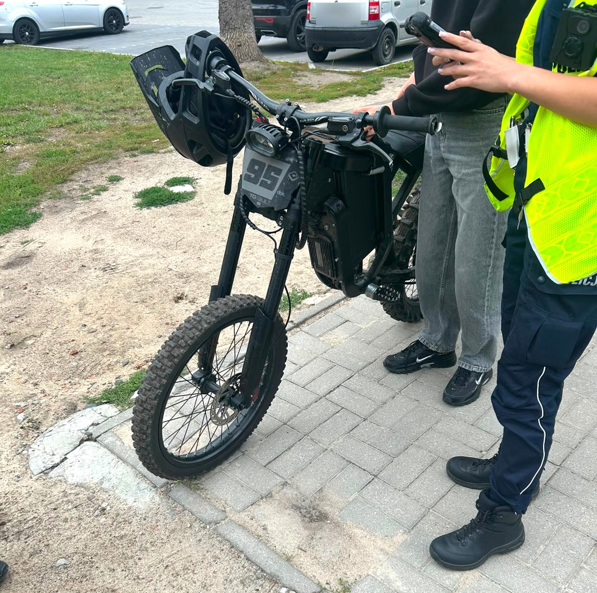 Policja zatrzymała 15-latka na nielegalnym motorowerze - Drogówka