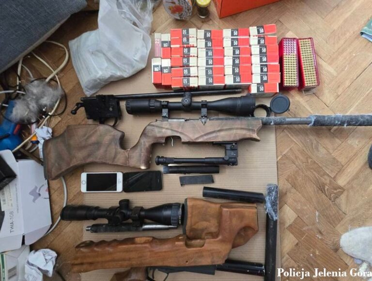 Zatrzymano 51-latka z 1,5 kg narkotyków i bronią - Kryminalne