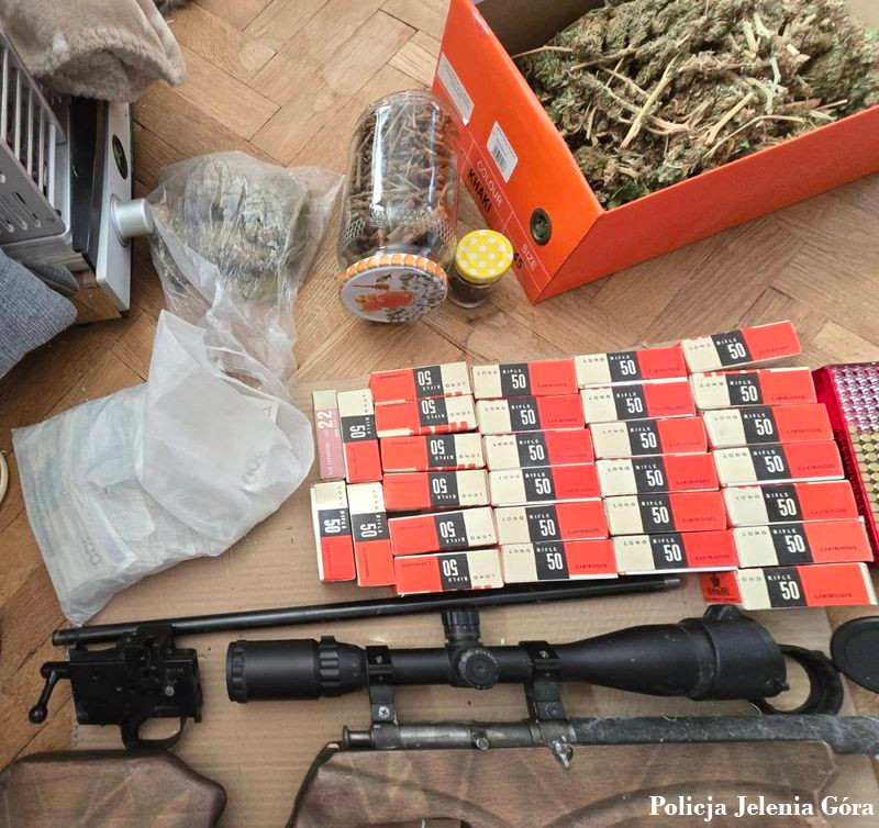 Zatrzymano 51-latka z 1,5 kg narkotyków i bronią - Kryminalne
