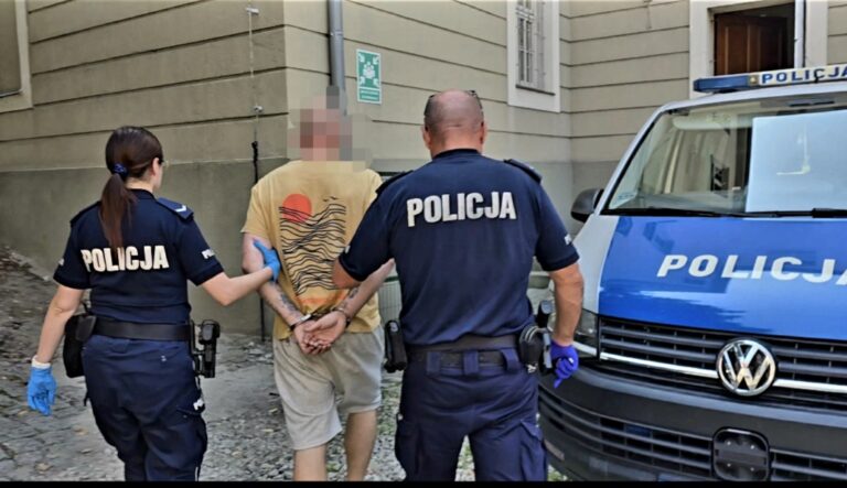 Policja zatrzymała sprawców brutalnych rozbojów w Oławie - Drogówka