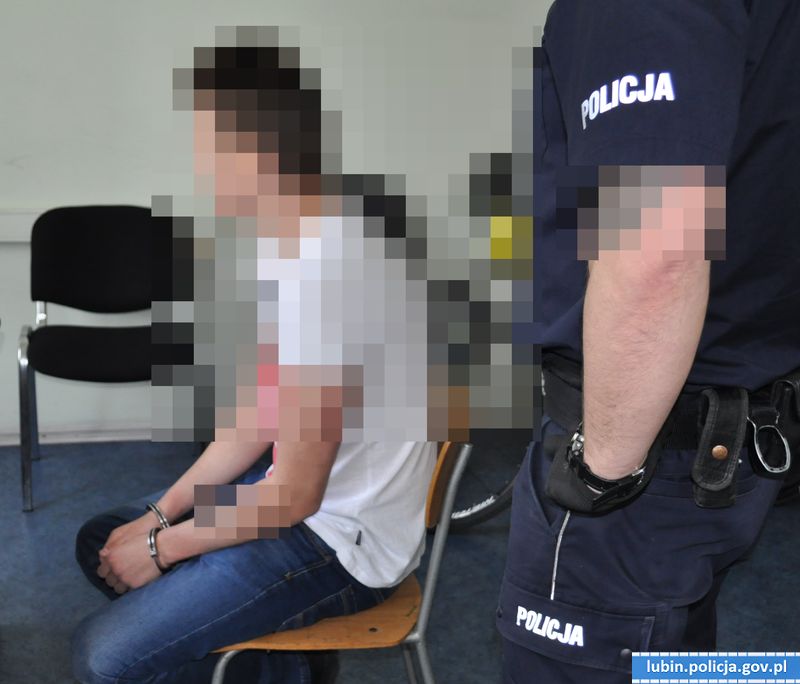Policja w Lubinie zatrzymała 17-latka za rozbój 14-latka - Drogówka