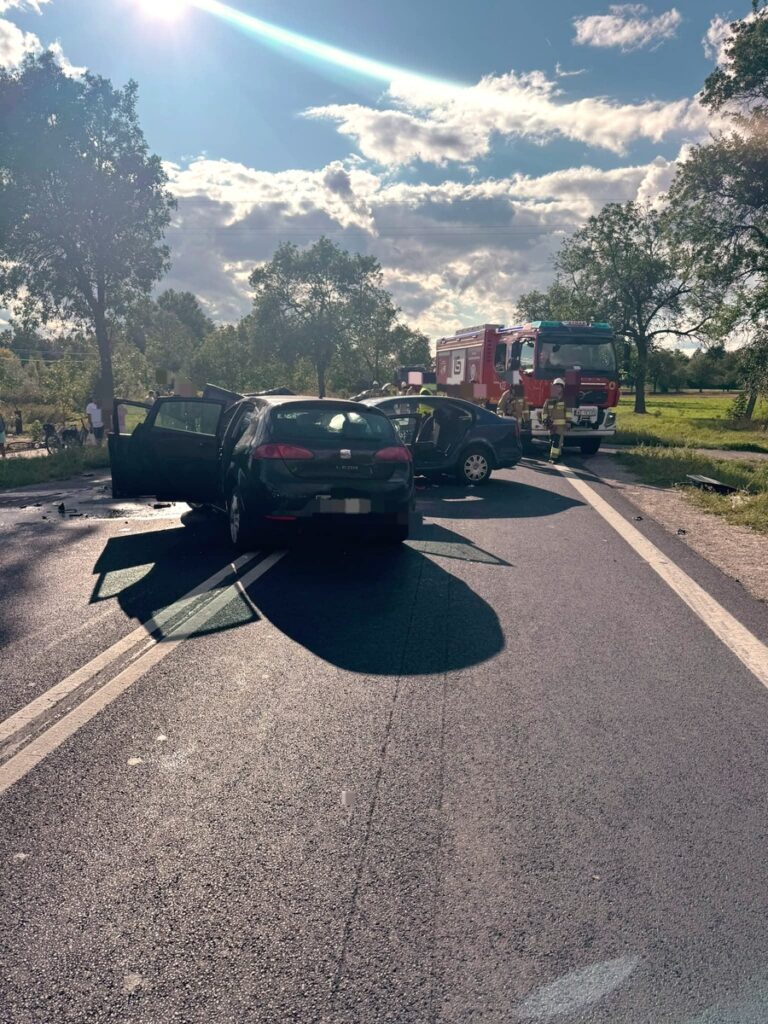 Czołowo zderzyły się Skoda i Seat – cztery ranne - Wypadki i Kolizje