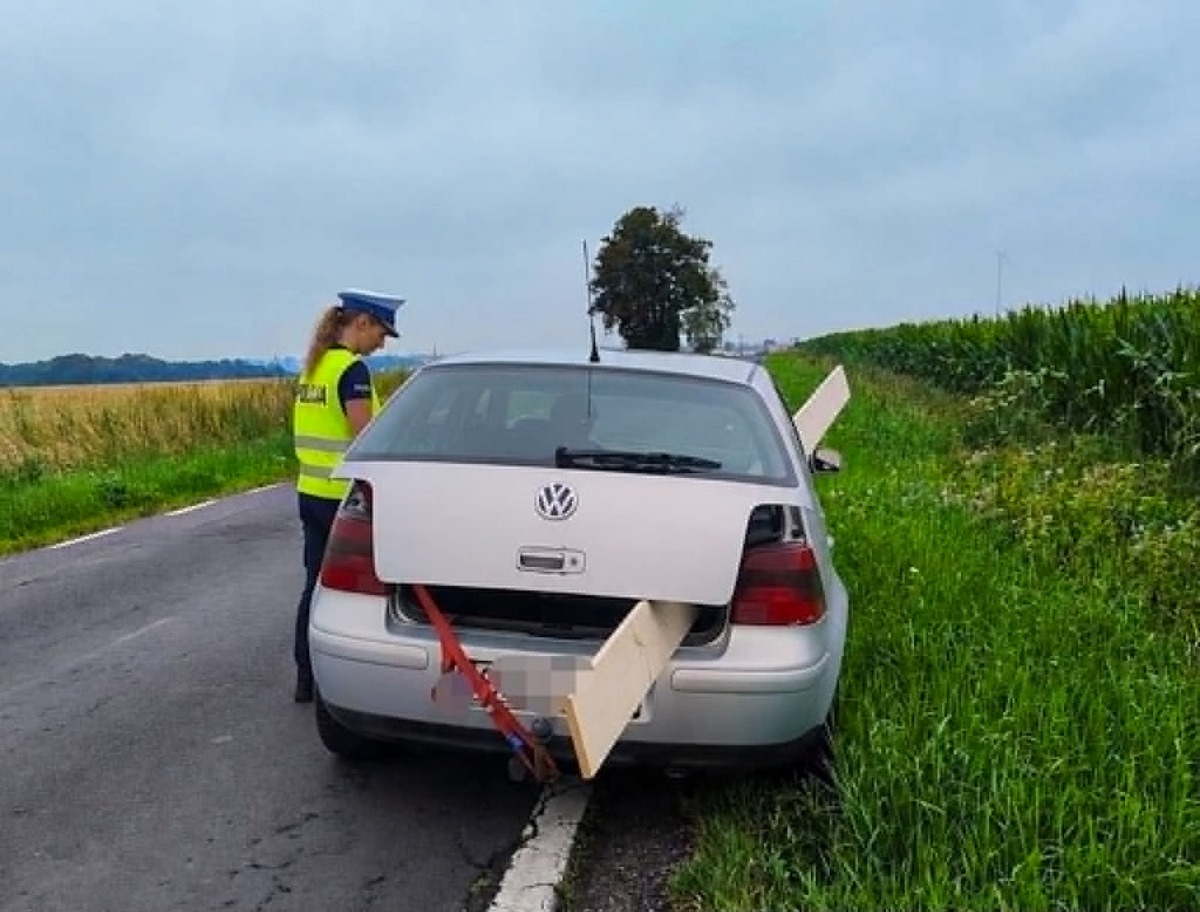 Zatrzymano kierowcę Volkswagena z niebezpiecznym ładunkiem - Drogówka