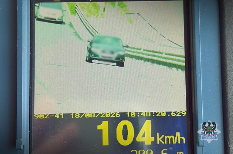 21-latka straciła prawo jazdy po jeździe 104 km/h w Wałbrzychu - Wypadki i Kolizje