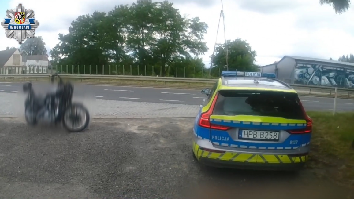 Motocyklista z Długołęki próbował przekupić policję – grozi mu kara więzienia - Drogówka