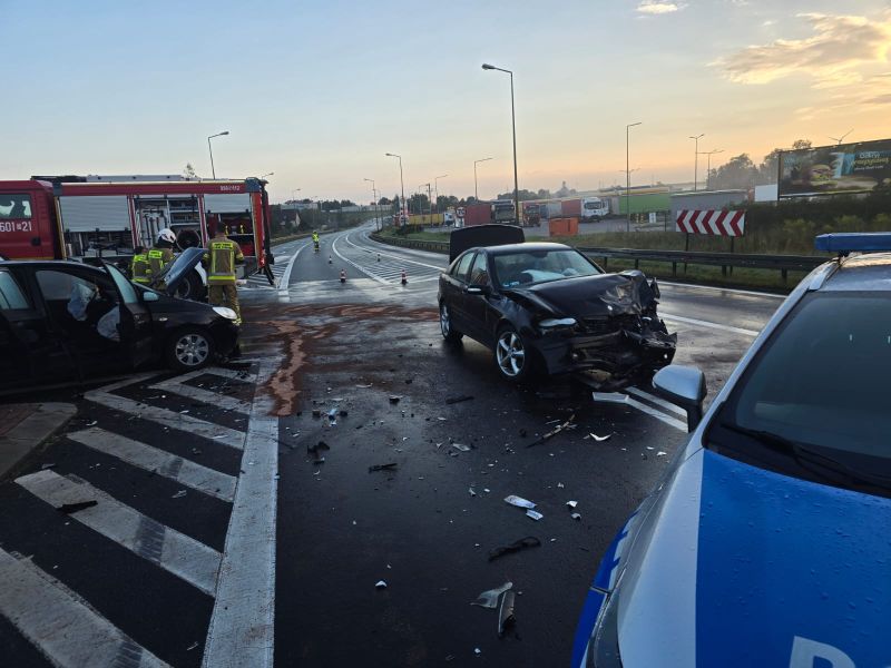 Mercedes nie ustąpił – cztery kobiety w szpitalu - Wypadki i Kolizje