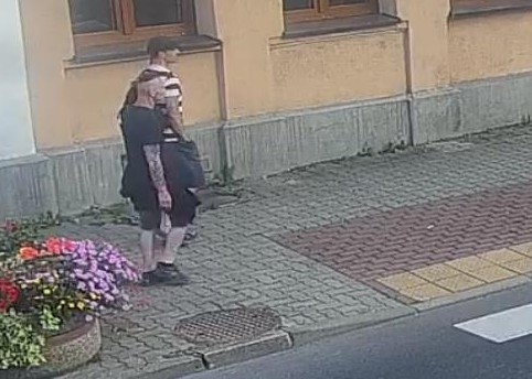 Policja Bielsko-Biała poszukuje dwóch mężczyzn po kradzieży - Kradzieże