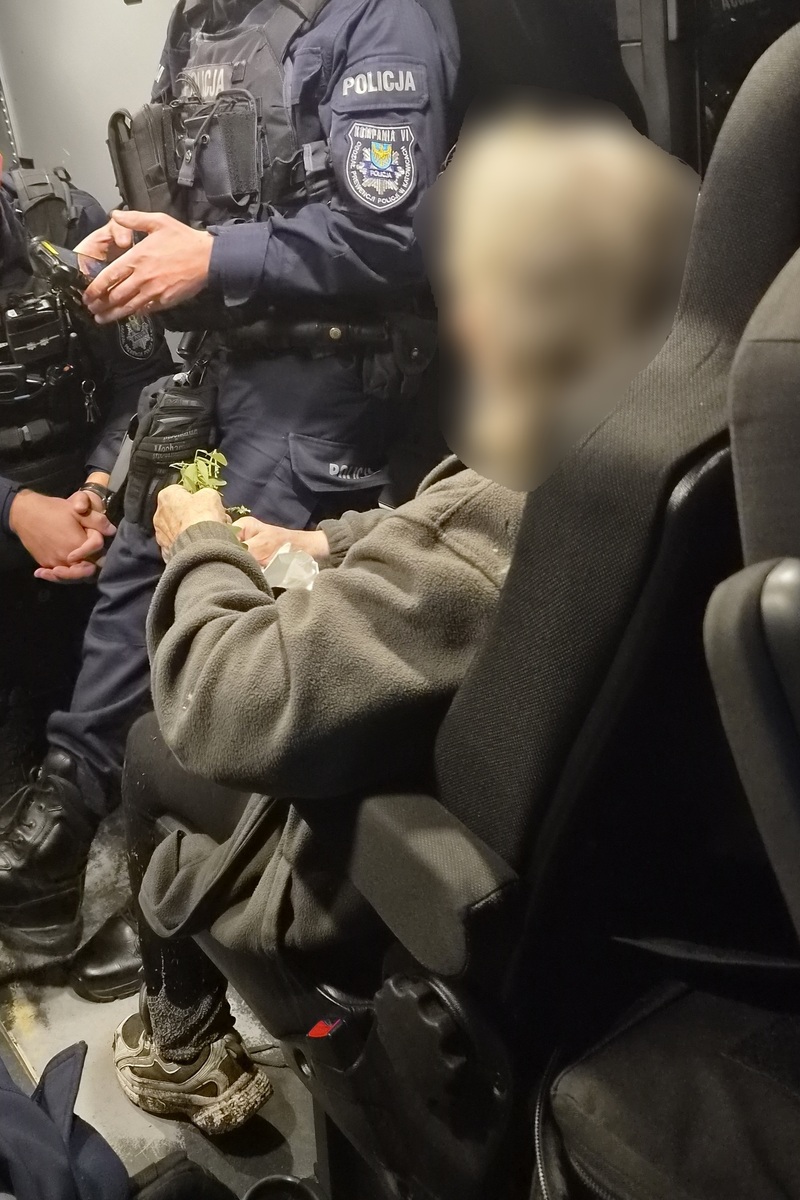 Policjanci z OPP w Katowicach odnaleźli zaginioną 79-latkę - Akcje Służb
