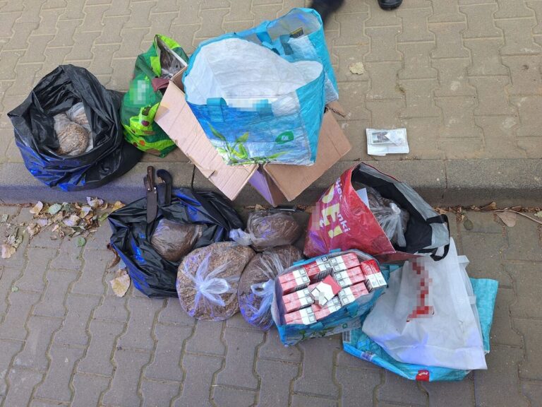 Policja zatrzymała 45-latka z 40 kg tytoniu i 24 tys. papierosów - Drogówka