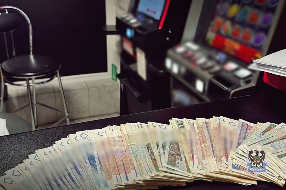 Policja Wałbrzych skonfiskowała automaty na Piaskowej Górze - Drogówka