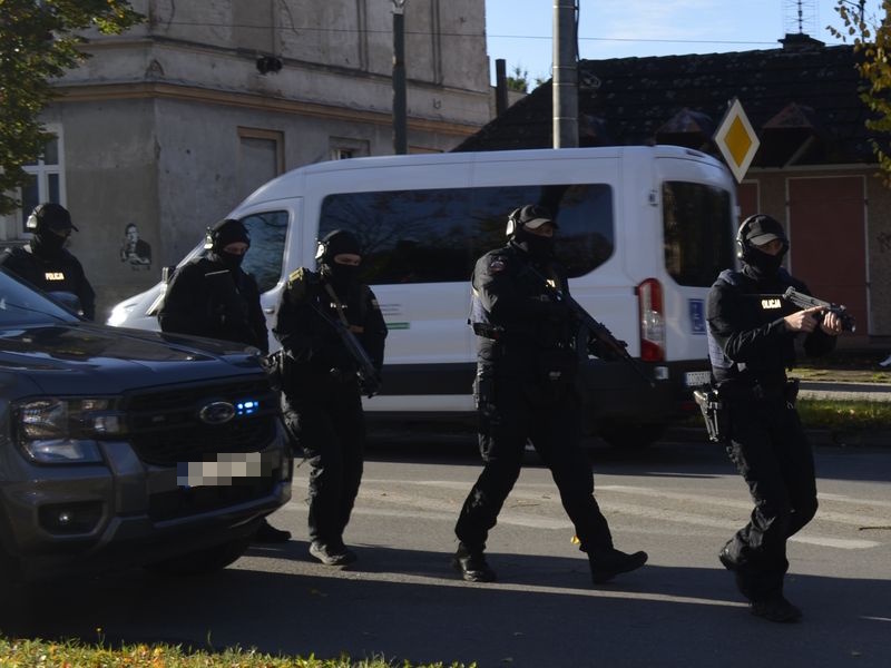 Policja Dzierżoniów symuluje atak i pożar w „NAPASTNIK 2026” - Akcje Służb