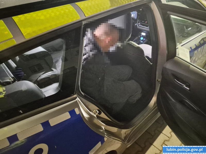 Zatrzymano 41-latka z kradzionym BMW i narkotykami - Kryminalne