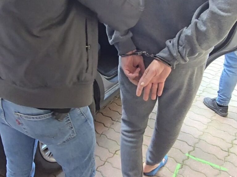 Mężczyzna zabił żonę w Legnicy, trafił do aresztu - Drogówka